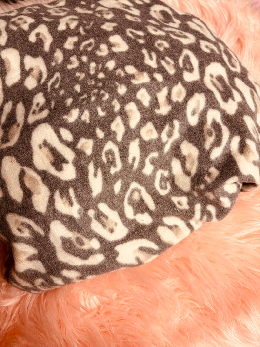 Grey cozy leopard